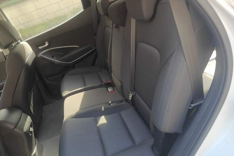 Used Hyundai Santa Fe 2013 2.4L Automatic 2WD Comfort Edition Left Rear Seat