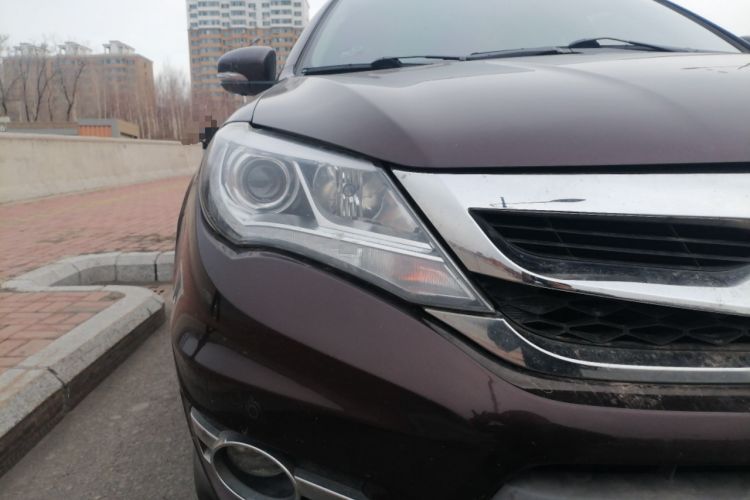 Used BYD S7 2016 2.0T Automatic Prestige Plus Right Front Headlight