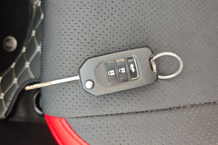 Used Honda Fit 2016 1.5L LXS CVT Comfort Sunroof Version Vehicle Key