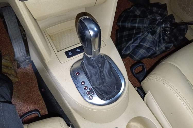 Used Volkswagen Touran 2011 1.4T DSG ZhiZhen Edition 5 Seats Gear Lever