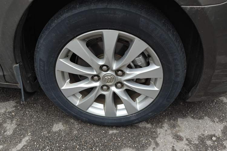 Used Buick LaCrosse 2013 2.4L SIDI Leading Comfort Version
