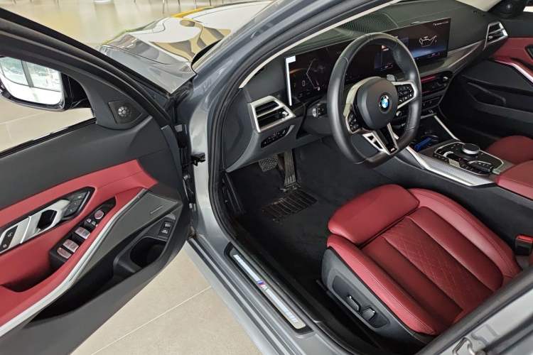 Used BMW 3 Series 2025 330Li M Sport Shadowline Package Driver Seat