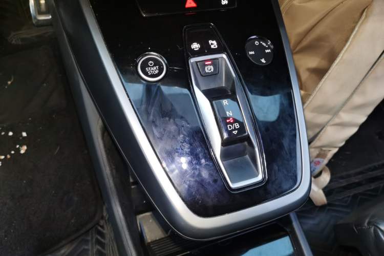 Used Audi Q4 e-tron 2022 40 e-tron Adventure Edition Gear Lever