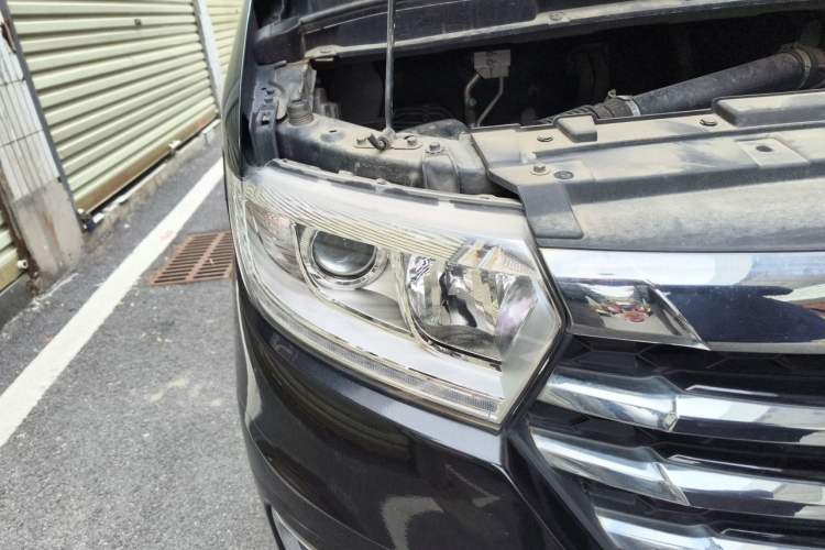 Used JAC Refine M3 2019 IKEA Edition 1.8L Luxury Model Right Front Headlight