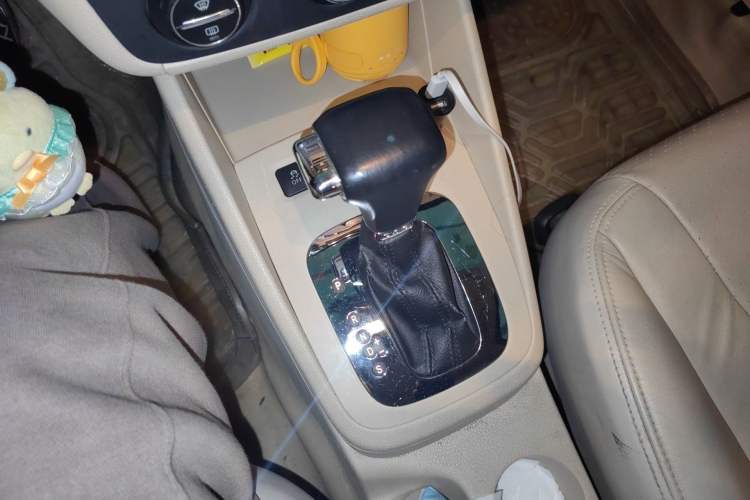 Used Volkswagen Bora 2012 1.4T Automatic Luxury Version Gear Lever