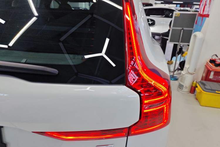 Used Volvo XC60 New Energy 2023 T8 Plug-in Hybrid Long-Range All-Wheel Drive Intelligent Luxury and Enjoyment Edition
