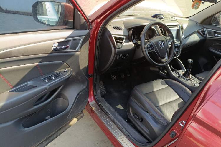 Used CHANGAN CS75 2014 2.0L Manual Leading Version China IV Standard