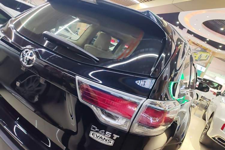 Used Toyota Highlander 2015 2.0T Four-Wheel Drive Luxury Edition 7-Seater Rear Right 45 Deg