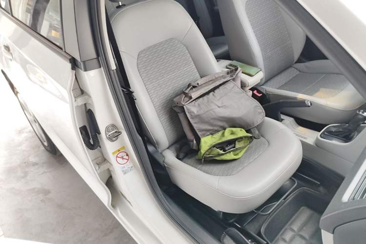 Used Skoda Rapid 2013 1.6L Automatic Smart Selection Model

