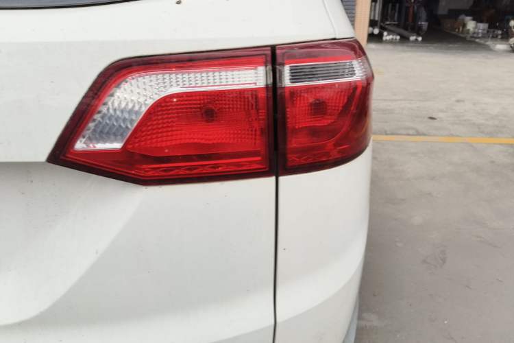 Used Wuling Hongguang S3 2019 1.5L Manual Standard Version China VI Standard Right Rear Taillight