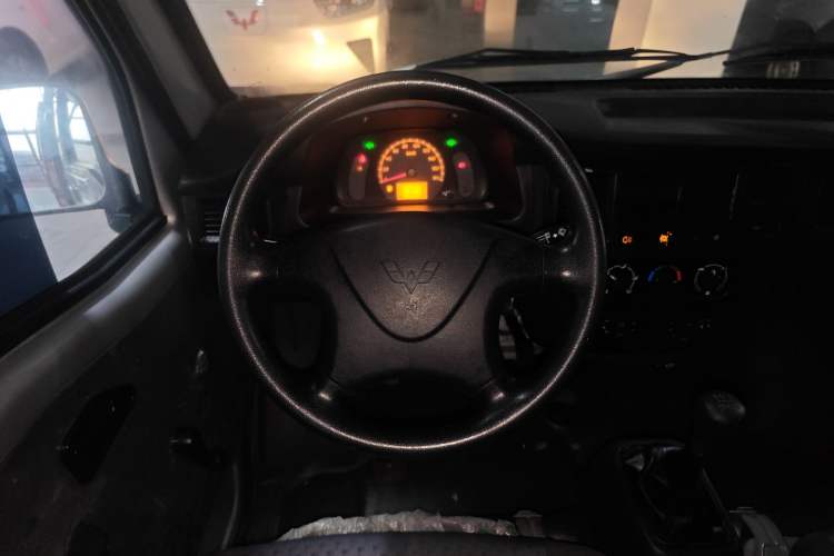 Used Wuling Zhiguang 2023 1.5L Practical Version 5/7 Seats