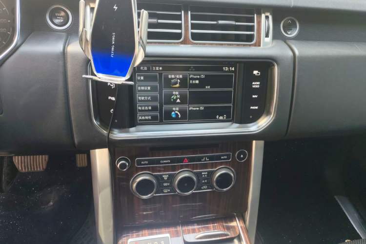 Used Land Rover Range 2015 3.0 SC V6 Vogue Audio And AC Panel