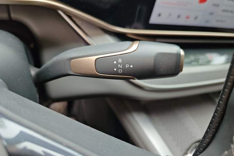 Used Hongqi Tiangong 08 2025 730 Max Rear-Drive Version Gear Lever