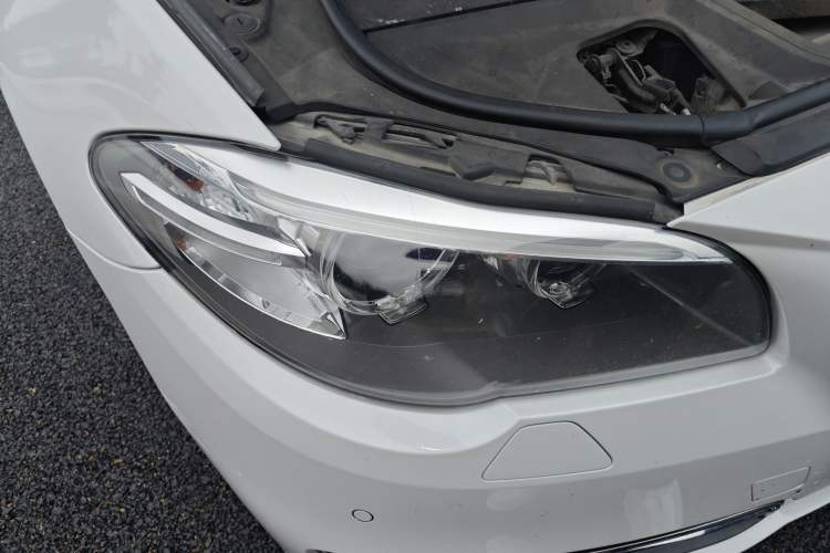 Used BMW 5 Series 2014 525Li Luxury Design Package Right Front Headlight