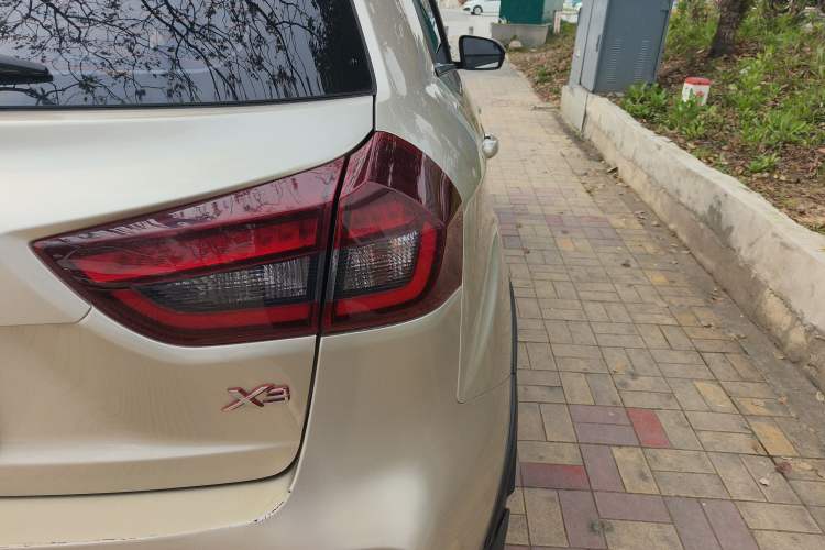 Used Geely Auto Vision X3 2019 Upgraded Model 1.5L CVT Prestige Version