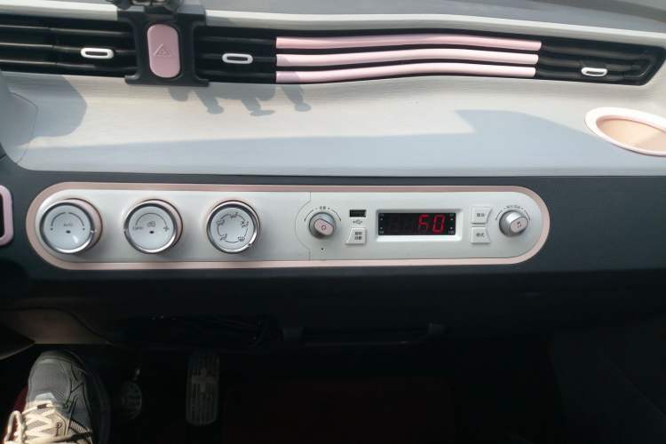 Used Wuling Hongguang MINIEV 2021 Macaron Fashion Model Lithium Iron Phosphate Audio And AC Panel