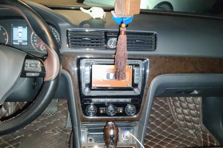 Used Volkswagen Passat 2013 3.0L V6 DSG Flagship Edition