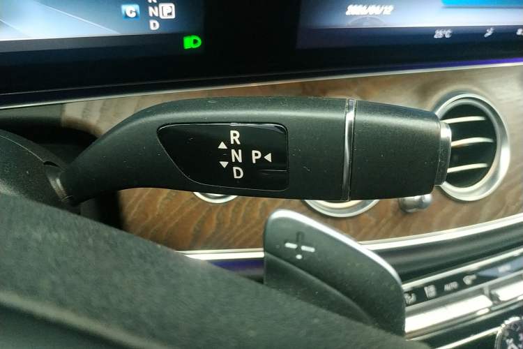 Used Mercedes-Benz E-Class 2016 E 300 L Stylish Model Gear Lever
