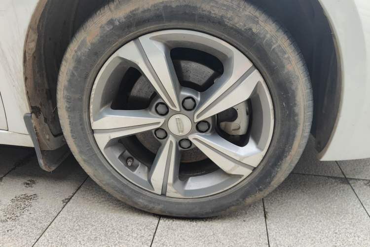 Used Geely Auto Emgrand GL 2019 1.4T CVT Elite Smart Edition Right Front Wheel Hub