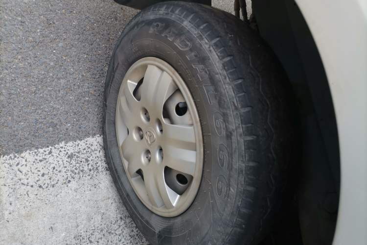 Used Chana Ruixing EM60 2022 All-Electric Van 4498 mm Long Flat Roof with Rear-Hinged Doors 2 Seats 70 kW 41.86 kWh