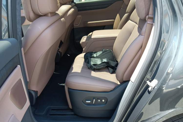 Used Nio ES8 2024 75 kWh Executive Edition Left Rear Seat