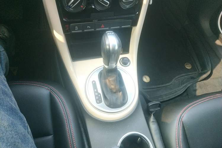 Used Volkswagen Beetle 2018 180TSI Joyful Orange Edition
