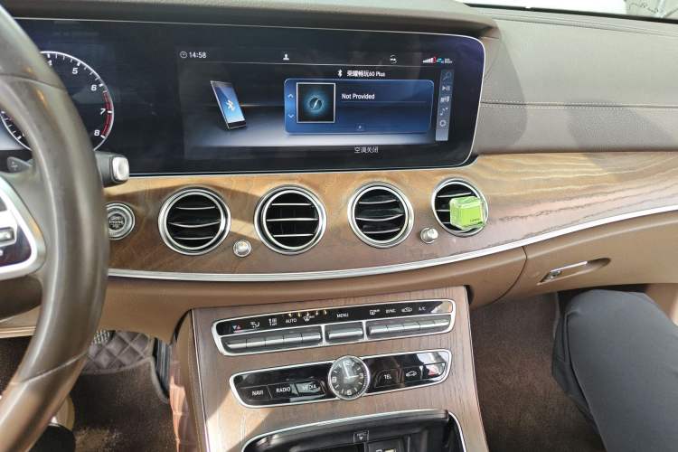 Used Mercedes-Benz E-Class 2019 E 200 L Audio And AC Panel