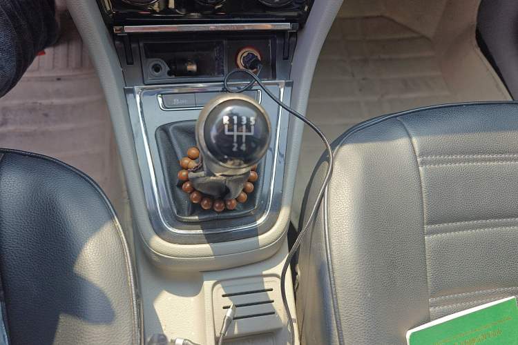 Used Volkswagen Bora 2013 1.6L Manual Fashion Edition Gear Lever