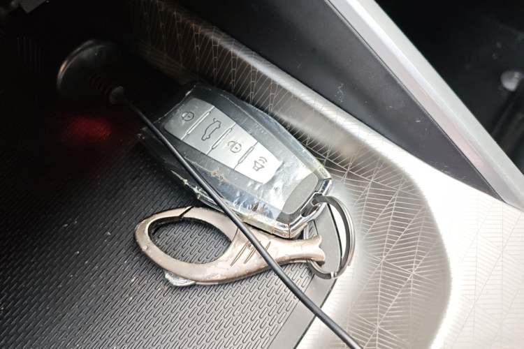 Used Geely Auto Emgrand 2025 4th Generation 1.5L CVT Luxury Version Vehicle Key