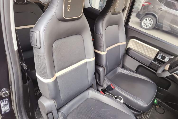 Used Baojun KiWi EV 2021 Artist Model Lithium Iron Phosphate