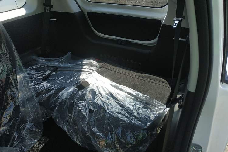 Used CHANGAN NEVO Lumin 2026 Model Treasure Edition 205km Passionate Beige Ningde