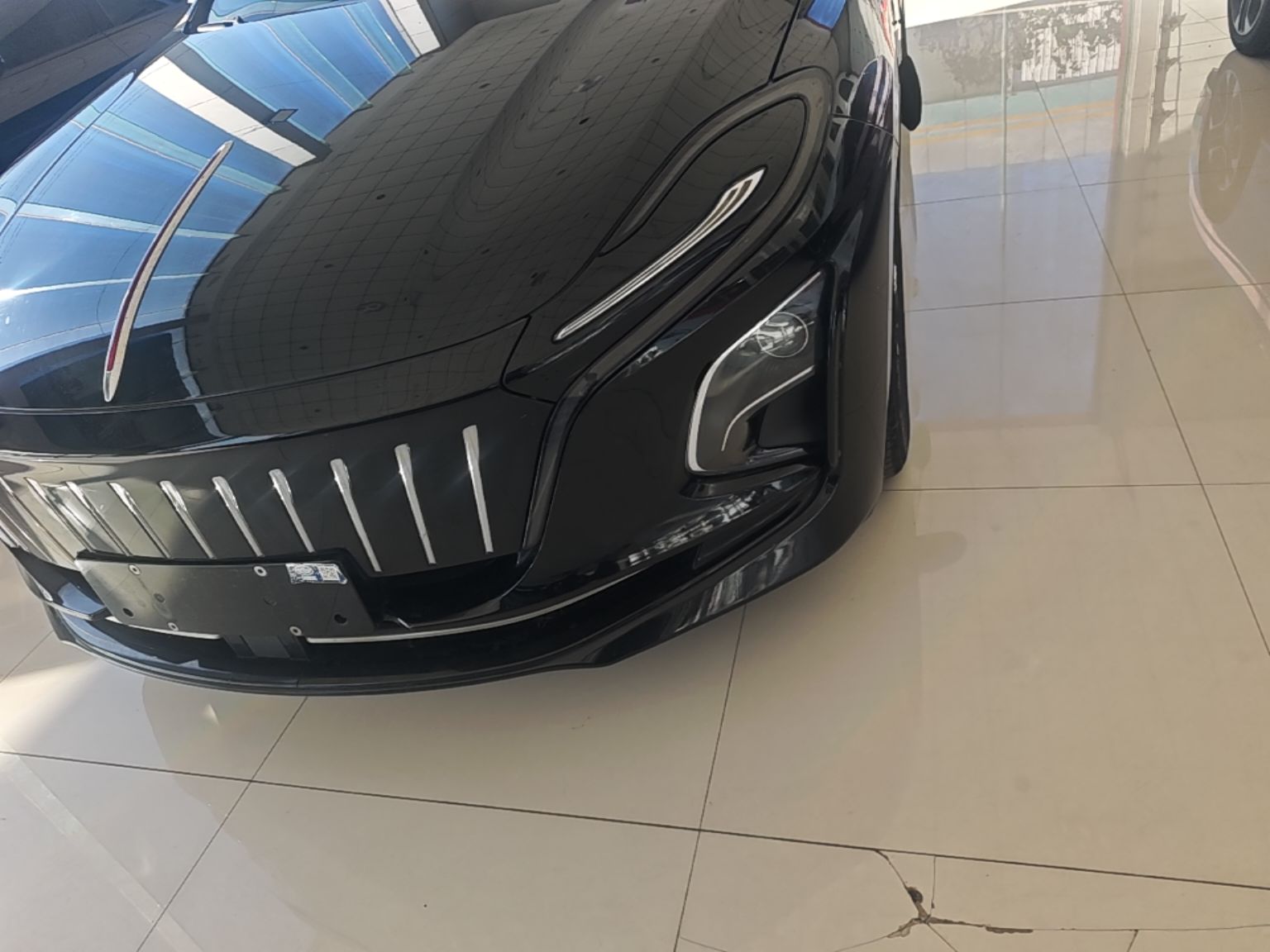 Hongqi E-QM5 2023 Base Travel Edition — снимка 8