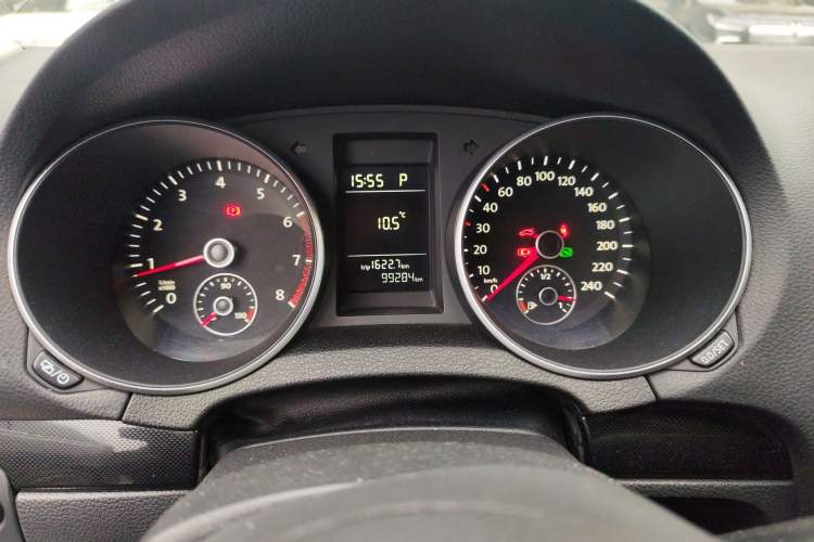 Used Volkswagen Golf 2012 1.4 TSI Automatic Comfort Edition Instrument Cluster