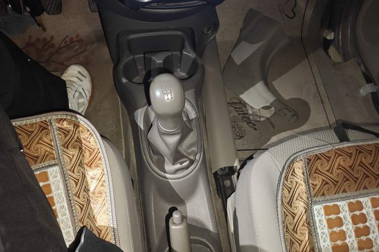 Used Nissan Sunny 2015 1.5XE Manual Comfort Edition Gear Lever