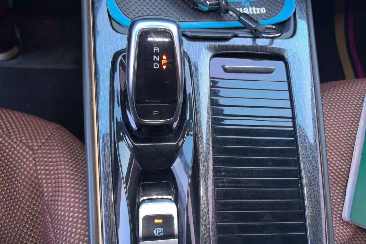 Used Dongfeng Aeolus Yixuan MAX 2021 1.5T Dark Night Holy Light Edition (Hybrid)
