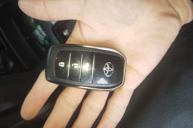 Used Toyota Prado 2010 2.7L Automatic Standard Edition Vehicle Key