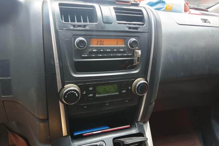 Used Jinbei Grace 2016 2.0L Express Utility Model Audio And AC Panel