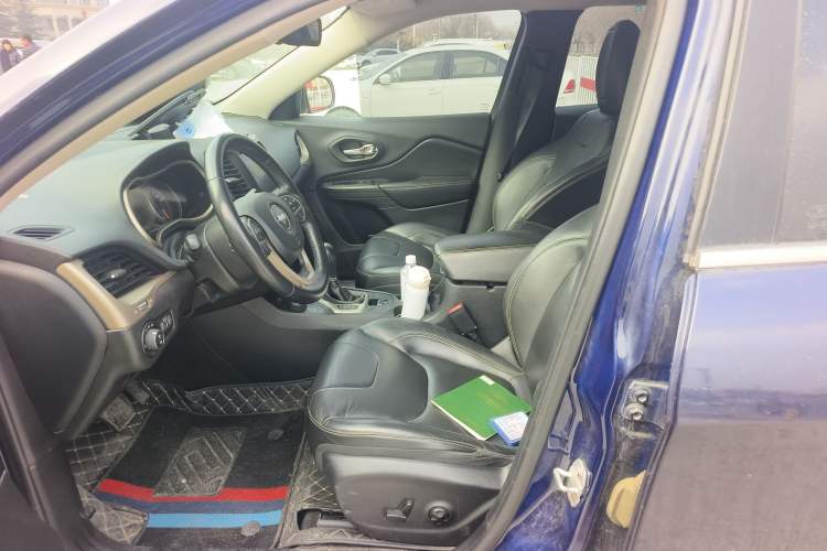 Used Jeep Cherokee 2016 2.4L Professional Smart Version