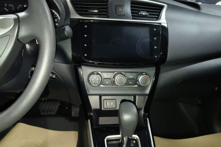 Used Nissan Sylphy 2024 Classic 1.6XL CVT Luxury Edition Audio And AC Panel