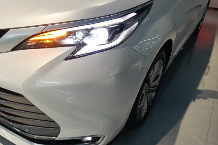 Used Toyota Sienna 2021 2.5L Hybrid Ultimate Edition
