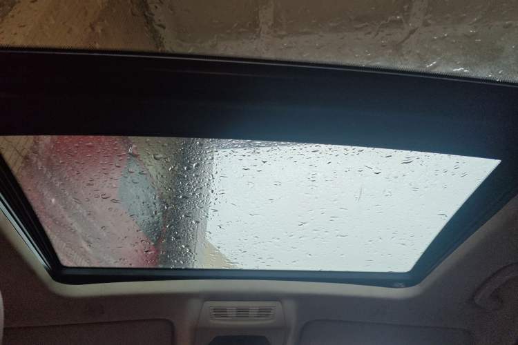 Used BMW 5 Series GT 2014 528i Leading Model Headliner