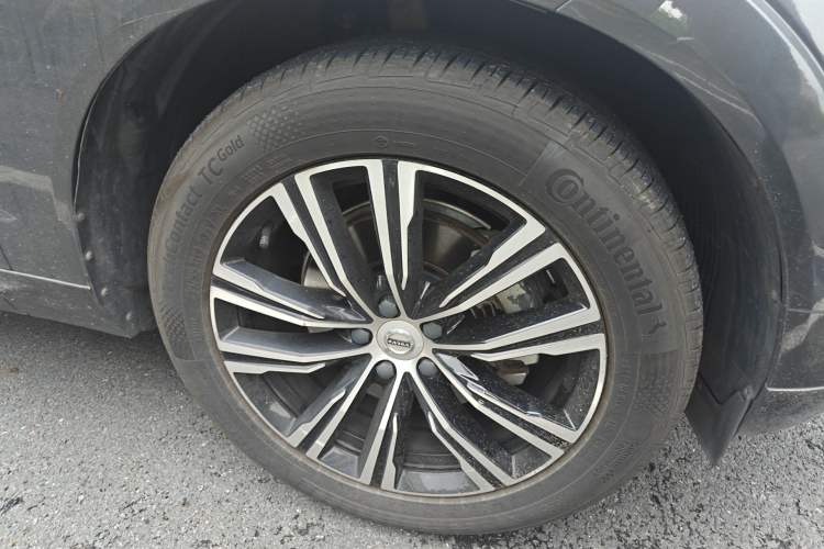 Used Volvo XC60 2022 B5 4x4 Smart Luxury Edition