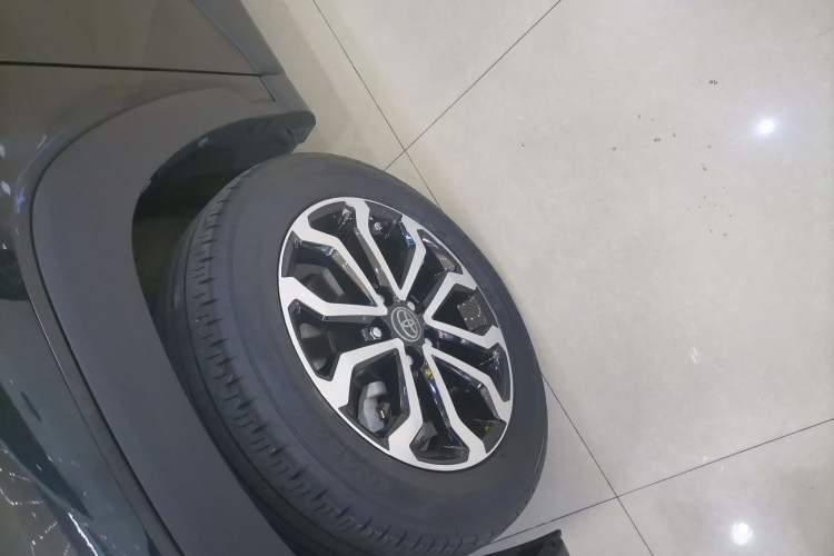 Used Toyota FRONTLANDER 2022 2.0L CVT Luxury Edition
