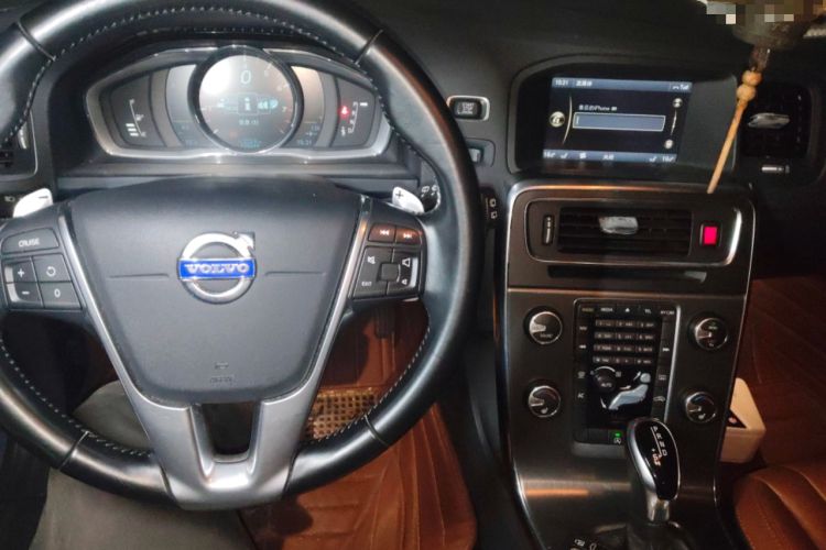 Used Volvo V60 2013 T5 Zhiya Edition Audio And AC Panel