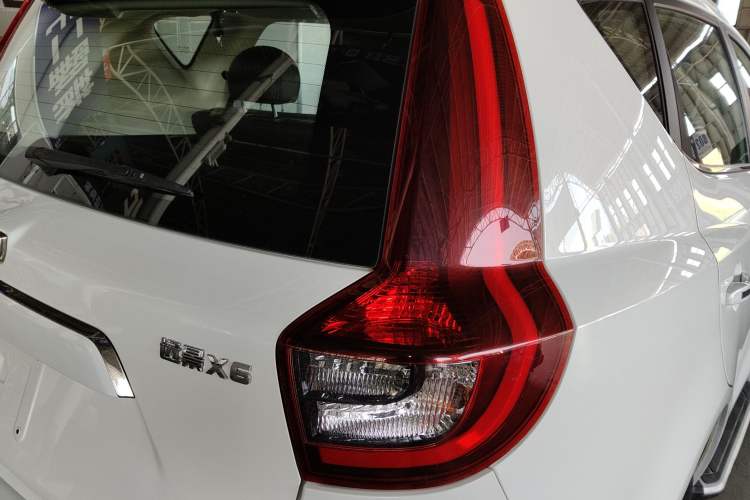 Used Geely Auto Vision X6 2018 1.4T CVT 4G Connected Luxury Version Right Rear Taillight