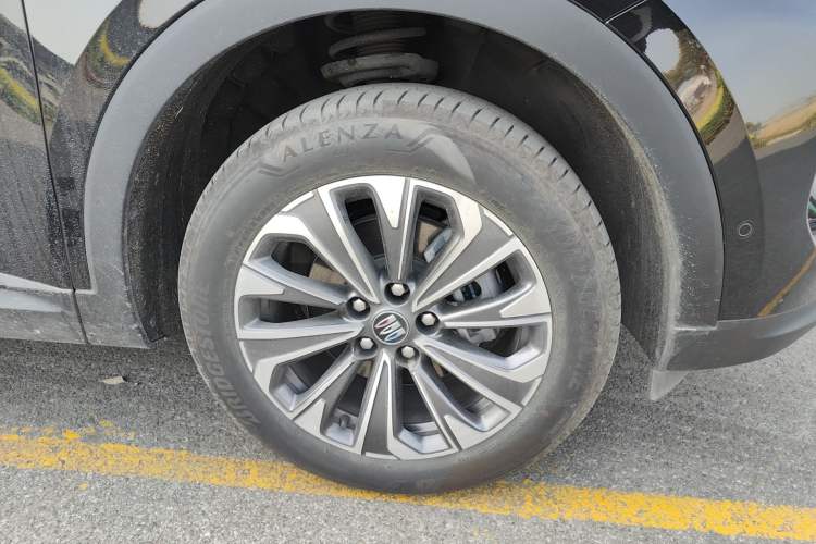 Used Buick Envision 2025 Encore Plus 28T Two-Wheel-Drive Platinum Edition