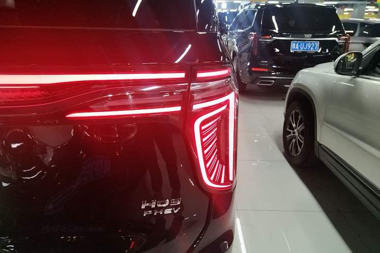 Used Hongqi HQ9 PHEV 2024 2.0T Four-Wheel Drive Business Edition Exterior 3