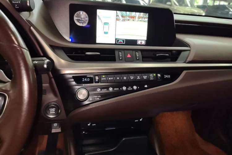 Used Lexus ES 2020 200 Excellence Edition
