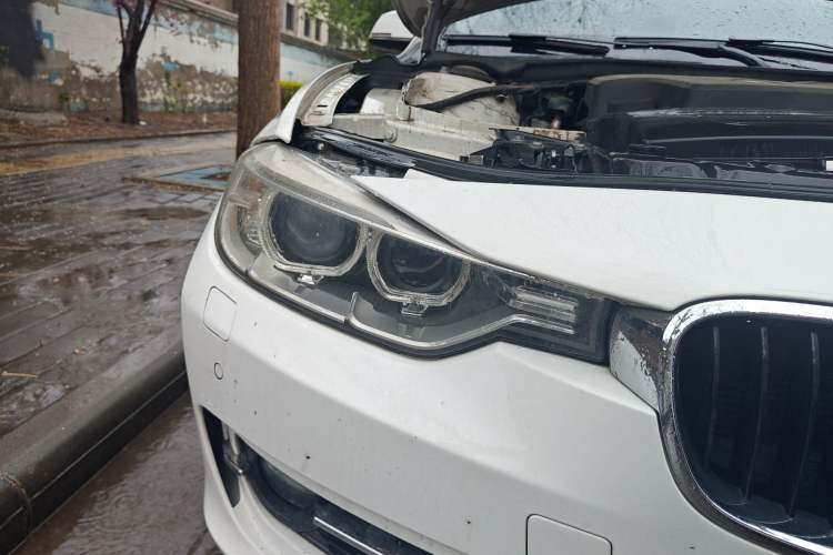 Used BMW 3 Series 2013 320Li Fashion Model
