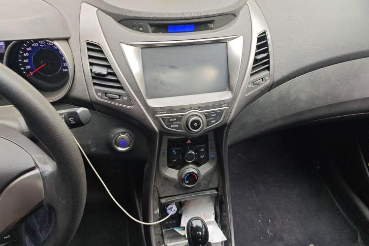 Used Hyundai Elantra (5th Generation / Langdong) 2013 1.6L Automatic Leading Model
